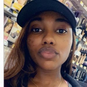 Meet your Posher, Selina